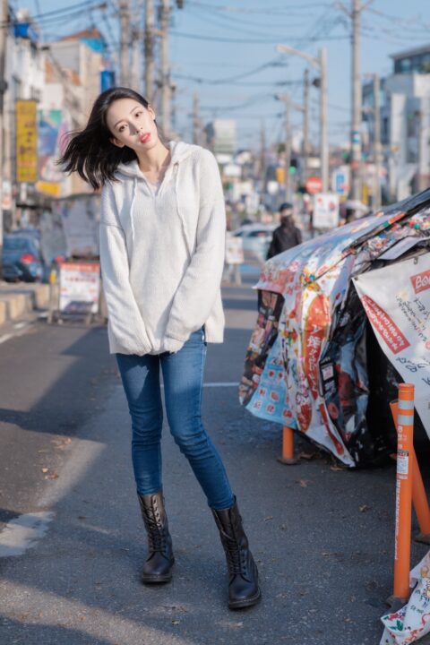 Japanese Woman in Casual Fashion - Street Photography